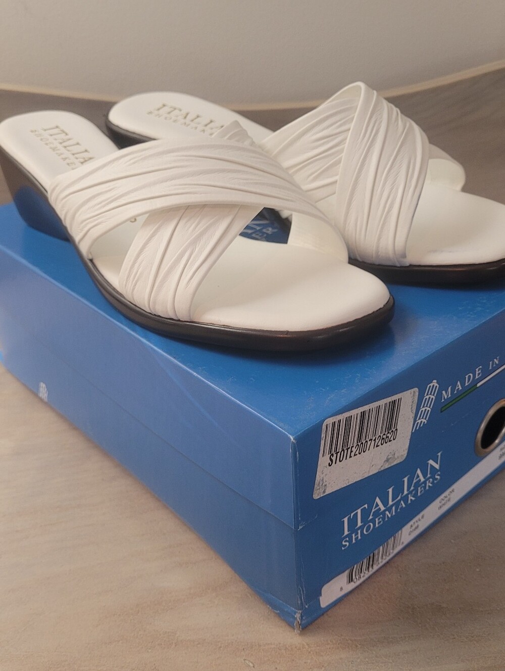 Italian Shoemakers Women's Kenny White Vegan Leather Slide Sandals 9 Summer NEW